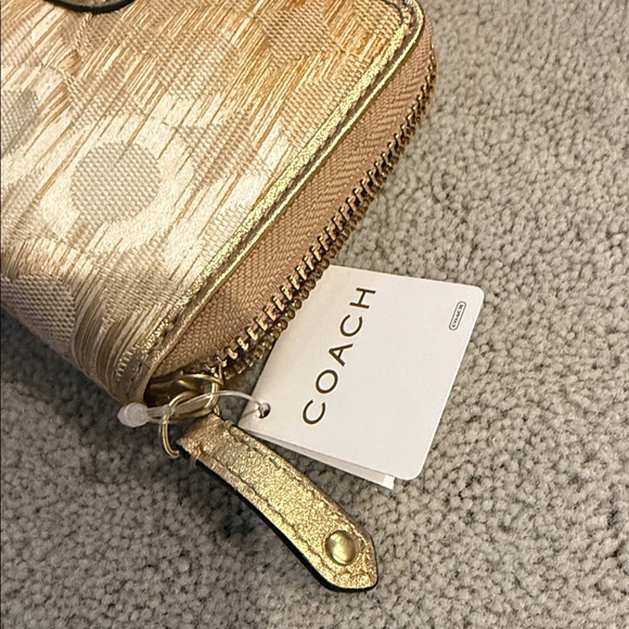 Coach Wallet - Picture 6 of 7